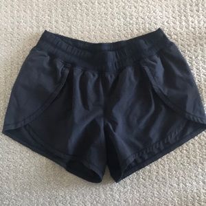 Lululemon running short
